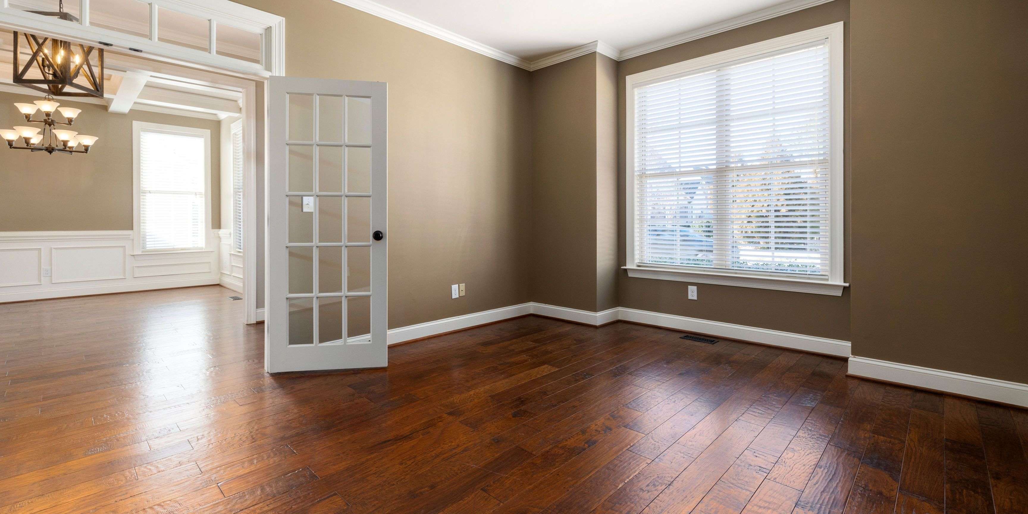 Hardwood flooring installation in Knoxville TN - living room example